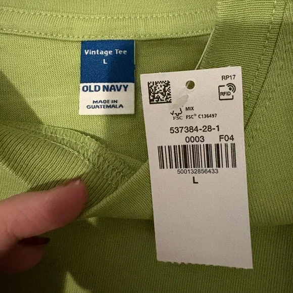 Old Navy 4 Piece T-Shirt Bundle— 4 Colored Vintage Short Sleeve Tee NWT - Picture 3 of 6